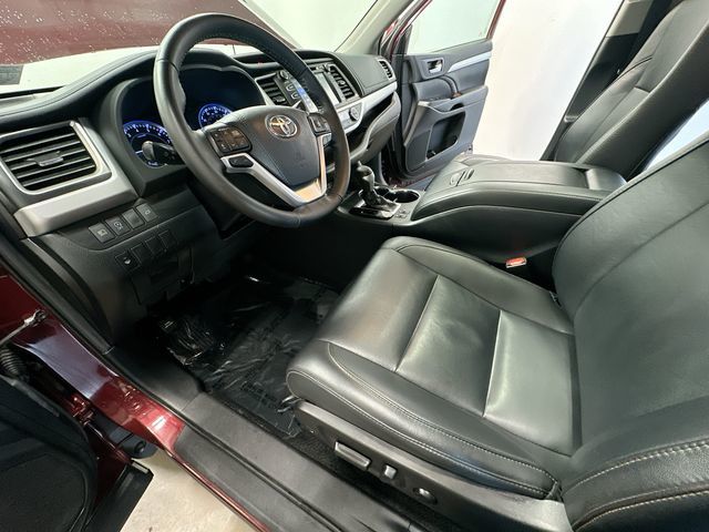 Thumbnail: 2019 Toyota Highlander - 11