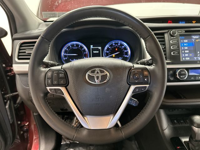 Thumbnail: 2019 Toyota Highlander - 2