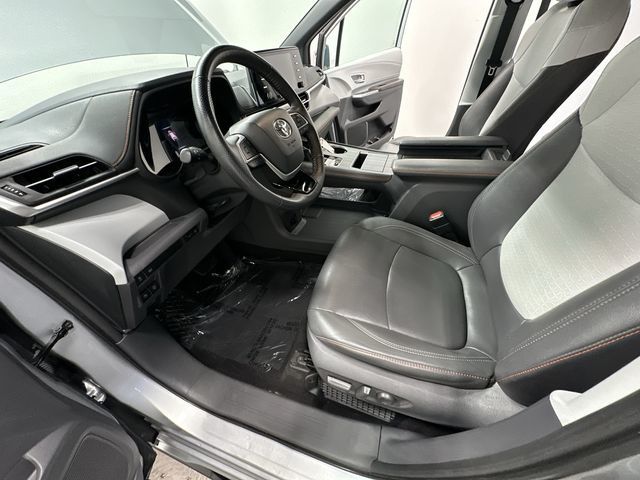 Thumbnail: 2021 Toyota Sienna - 11