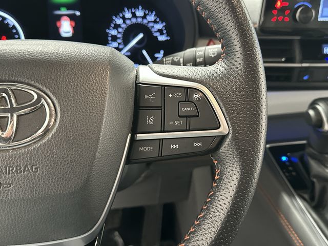 Thumbnail: 2021 Toyota Sienna - 18