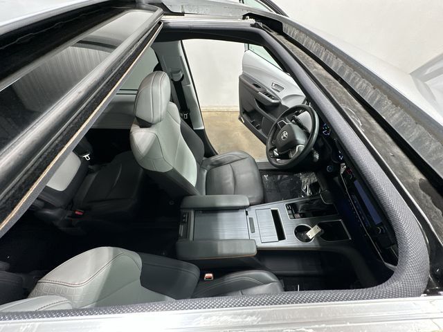 Thumbnail: 2021 Toyota Sienna - 10