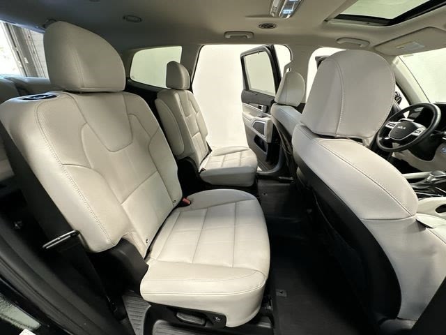 Thumbnail: 2022 Kia Telluride - 32