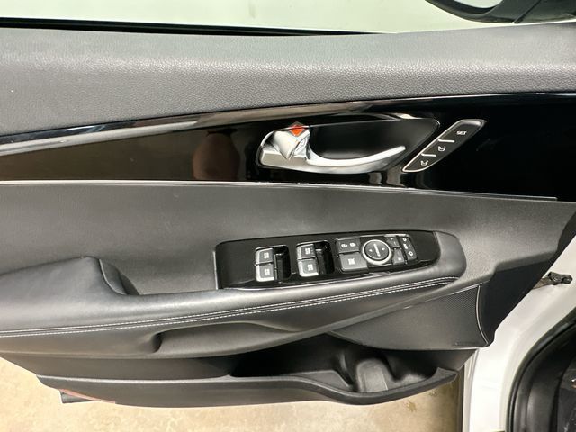 Thumbnail: 2018 Kia Sorento - 27