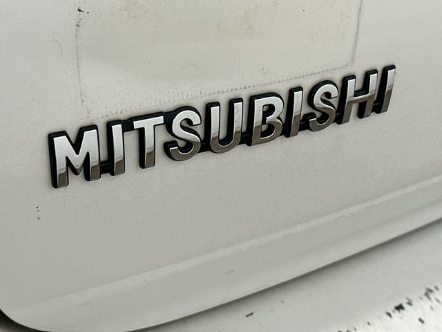 Thumbnail: 2017 Mitsubishi Outlander - 7