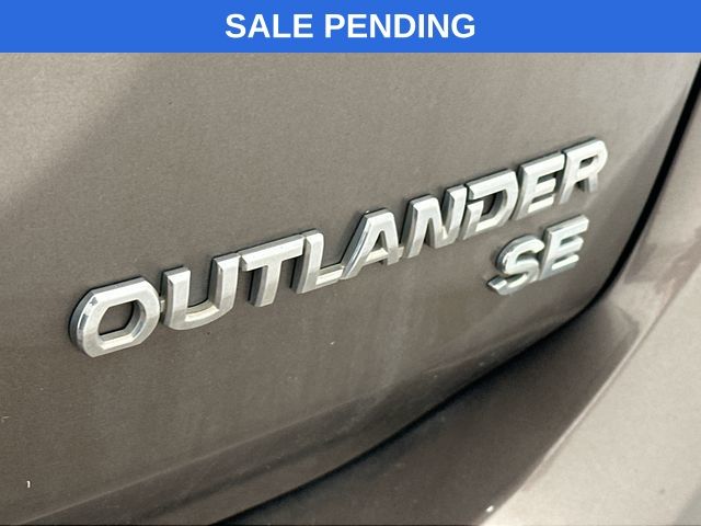 Thumbnail: 2018 Mitsubishi Outlander - 19
