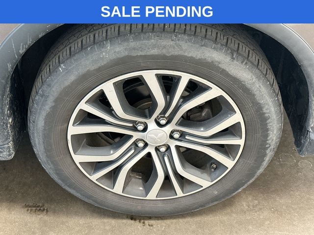 Thumbnail: 2018 Mitsubishi Outlander - 6