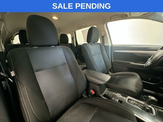 Thumbnail: 2018 Mitsubishi Outlander - 8