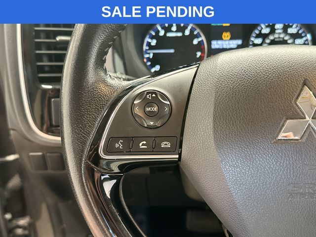 Thumbnail: 2018 Mitsubishi Outlander - 12