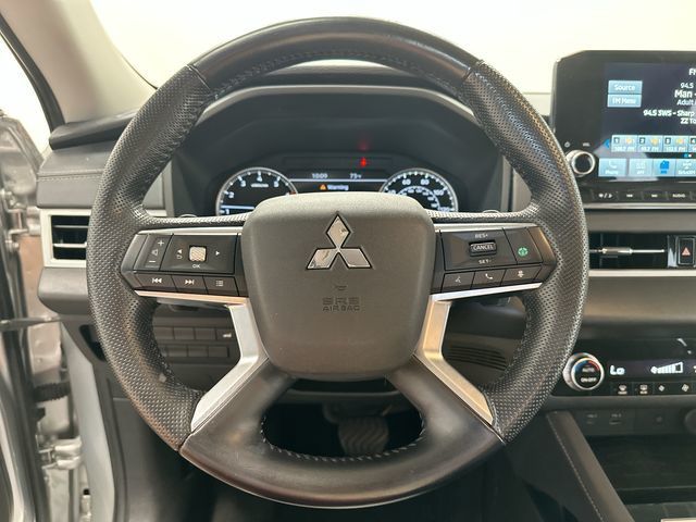 Thumbnail: 2022 Mitsubishi Outlander - 2