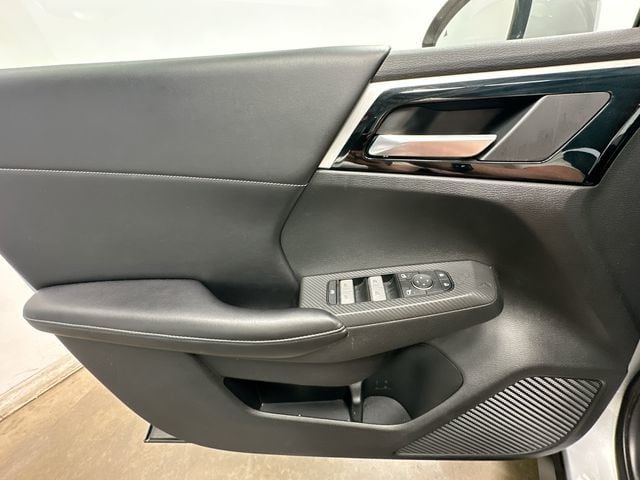 Thumbnail: 2022 Mitsubishi Outlander - 21
