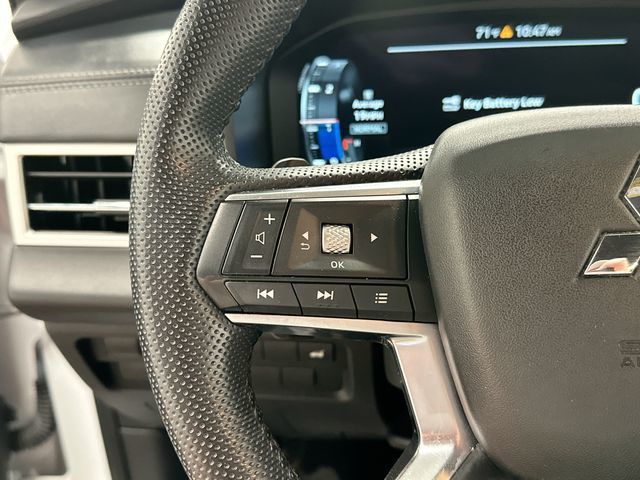 Thumbnail: 2023 Mitsubishi Outlander - 19