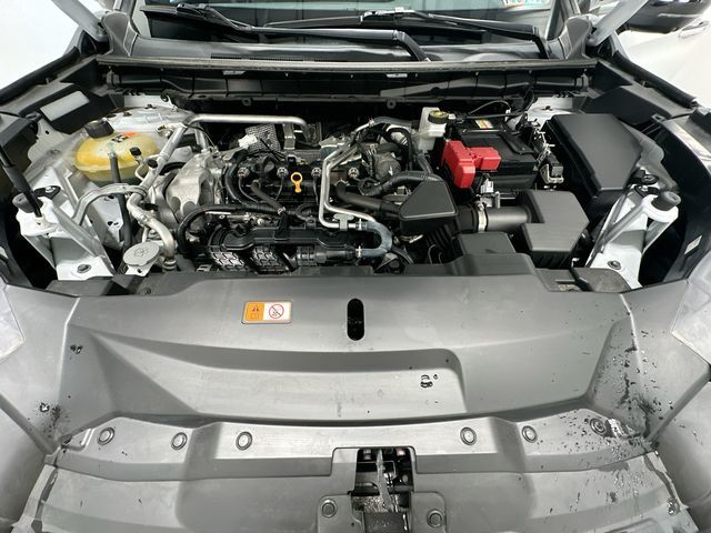 Thumbnail: 2023 Mitsubishi Outlander - 9
