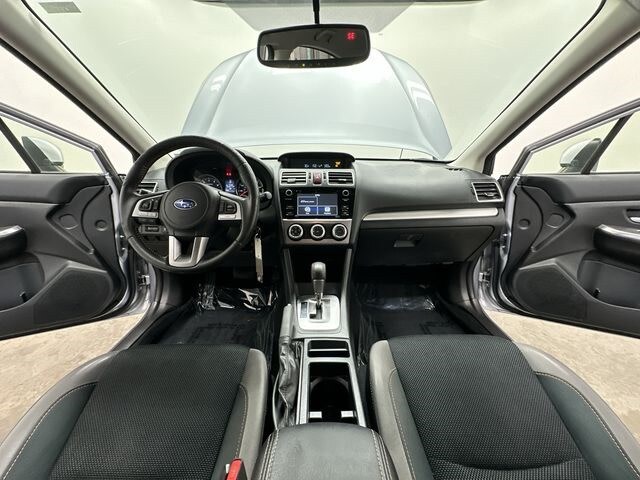 Thumbnail: 2016 Subaru Crosstrek - 10