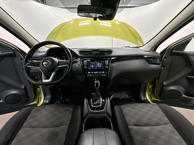 Thumbnail: 2020 Nissan Rogue Sport - 10