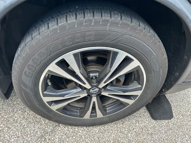 Thumbnail: 2019 Nissan Rogue - 14