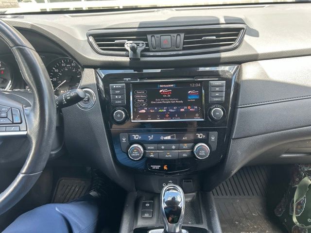 Thumbnail: 2019 Nissan Rogue - 10