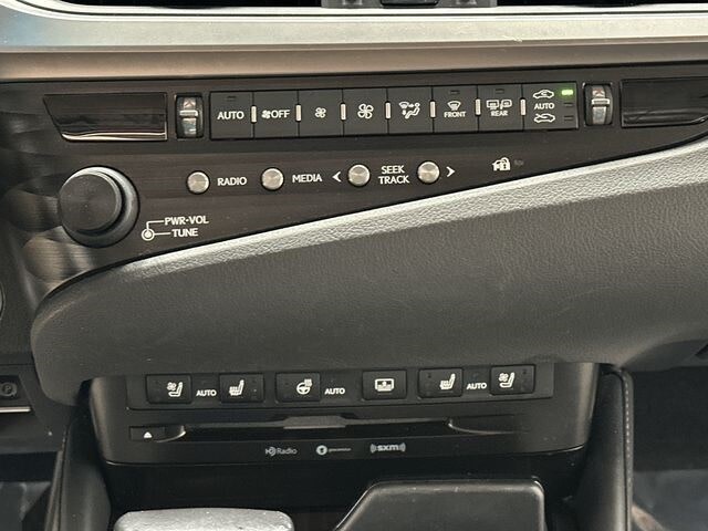 2019 Lexus ES Hybrid 300h 24