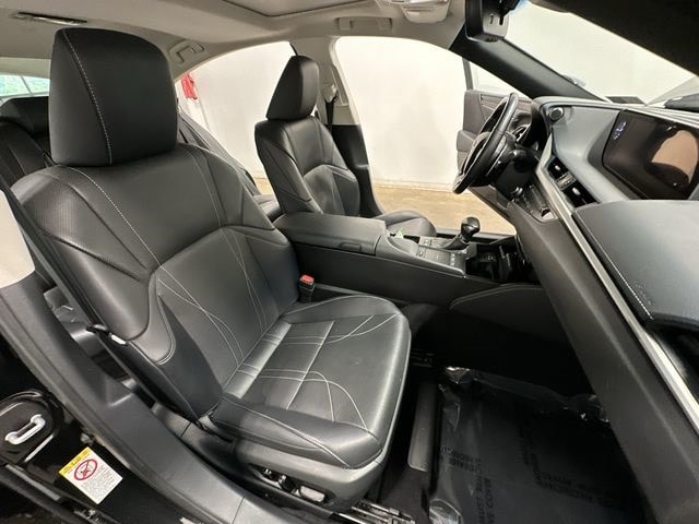 2019 Lexus ES Hybrid 300h 28
