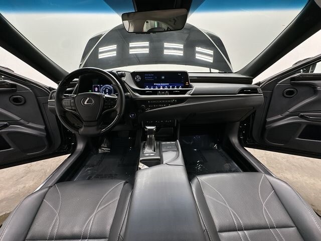2019 Lexus ES Hybrid 300h 9