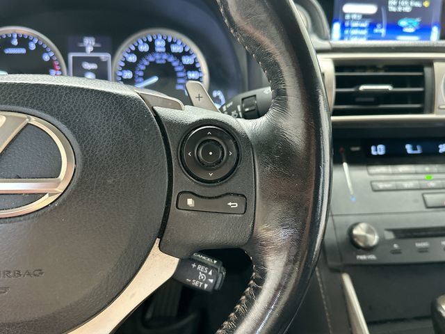 Thumbnail: 2016 Lexus IS - 15