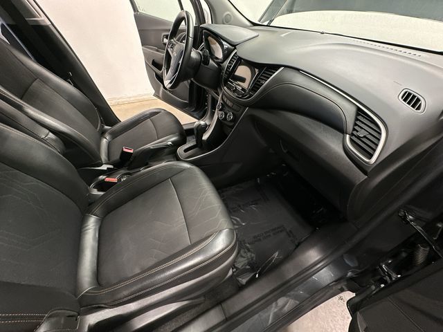 Thumbnail: 2018 Chevrolet Trax - 25