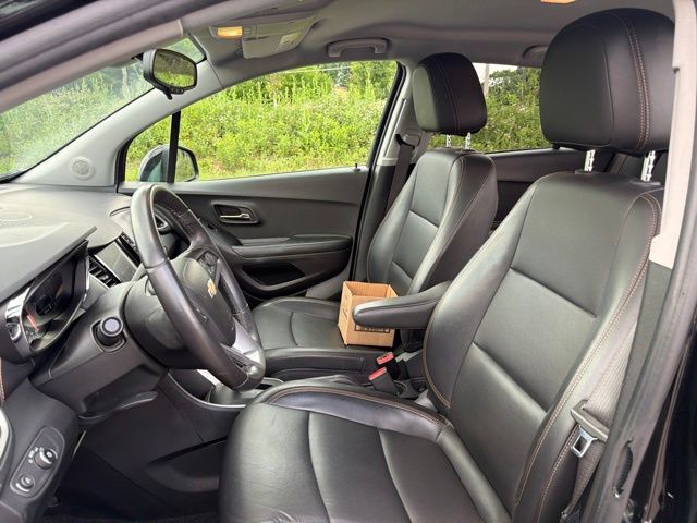 Thumbnail: 2022 Chevrolet Trax - 10