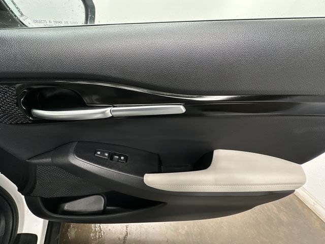 Thumbnail: 2022 Kia Seltos - 30