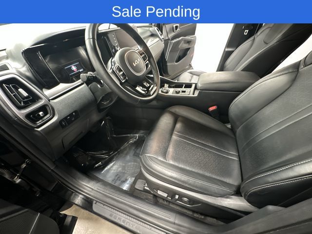 Thumbnail: 2023 Kia Sorento - 11