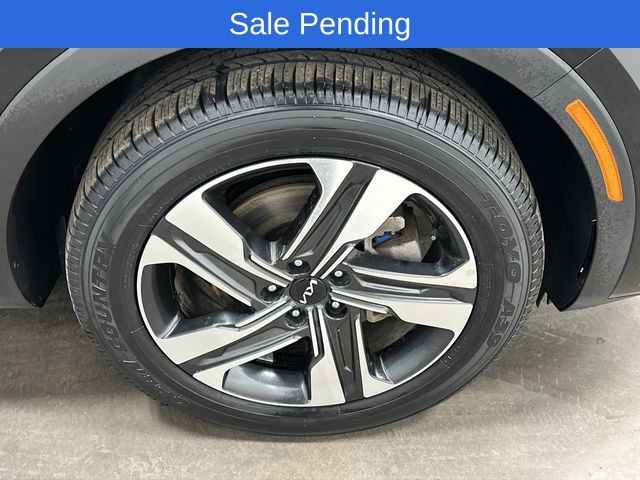 Thumbnail: 2023 Kia Sorento - 8