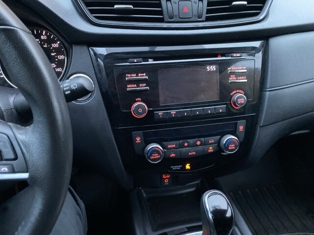 Thumbnail: 2017 Nissan Rogue - 7