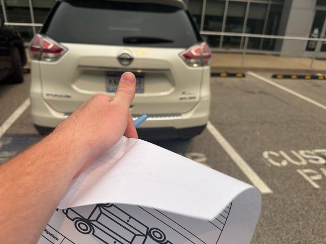 Thumbnail: 2016 Nissan Rogue - 4