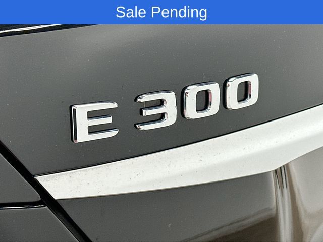 Thumbnail: 2017 Mercedes-Benz E-Class - 30