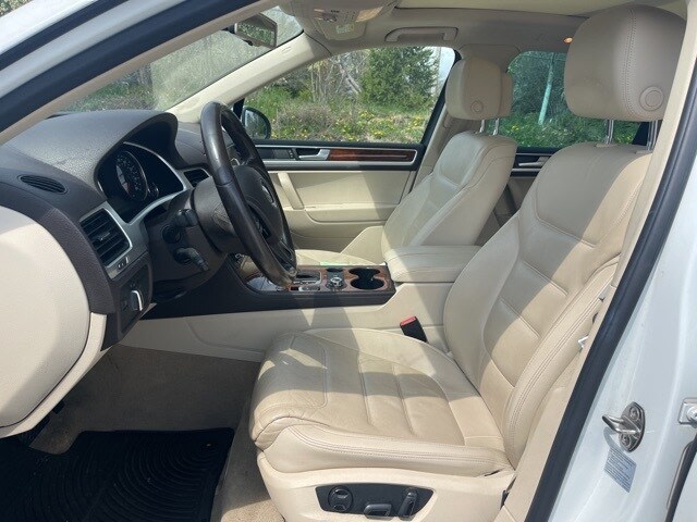 2014 Volkswagen Touareg  8