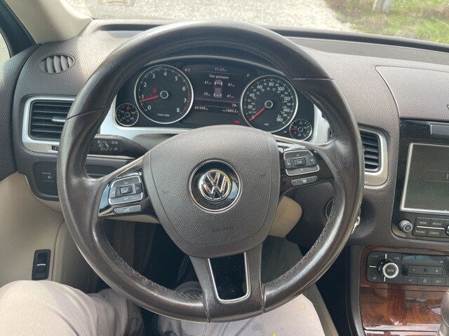 2014 Volkswagen Touareg  2