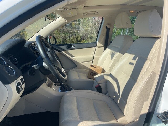 Thumbnail: 2017 Volkswagen Tiguan - 9