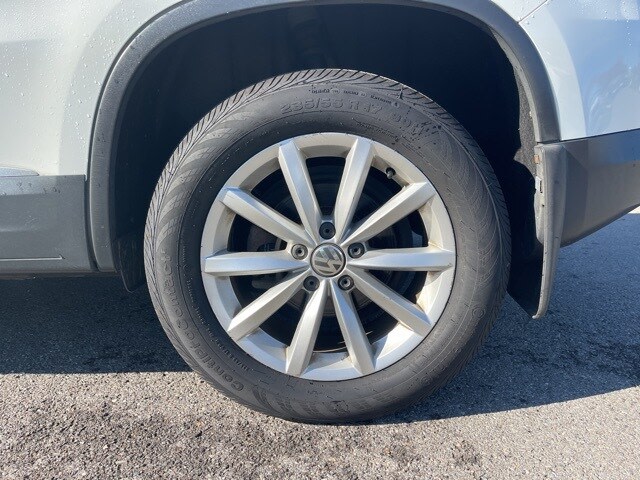 Thumbnail: 2017 Volkswagen Tiguan - 7