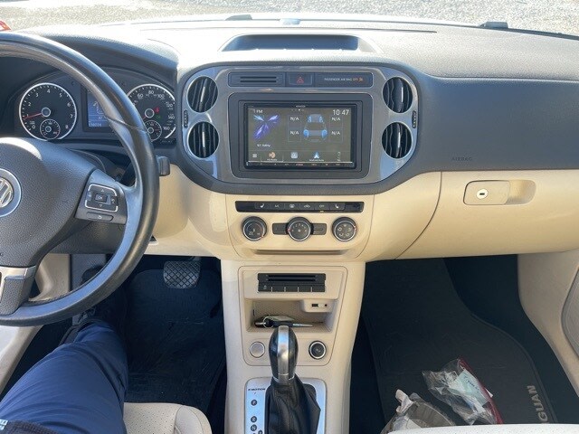 Thumbnail: 2017 Volkswagen Tiguan - 8