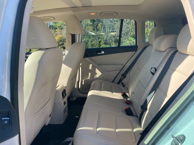 Thumbnail: 2017 Volkswagen Tiguan - 10