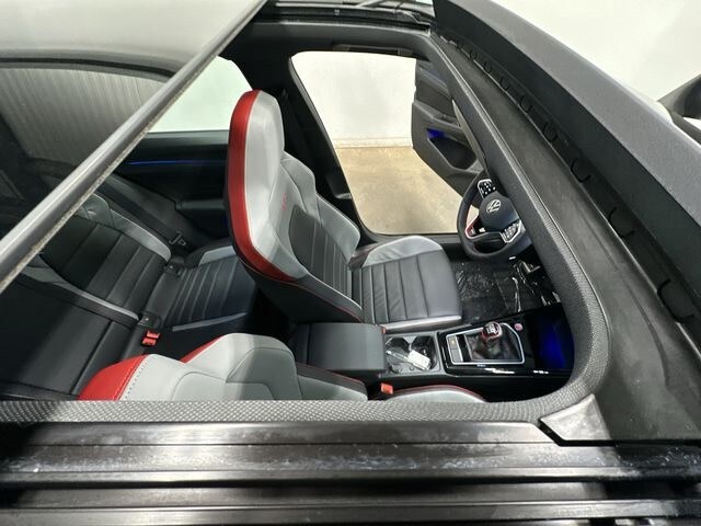 Thumbnail: 2024 Volkswagen Golf - 10