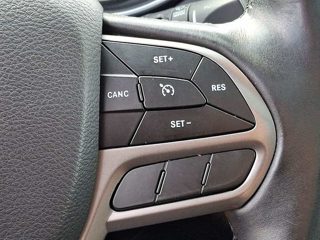 Thumbnail: 2019 Jeep Cherokee - 21