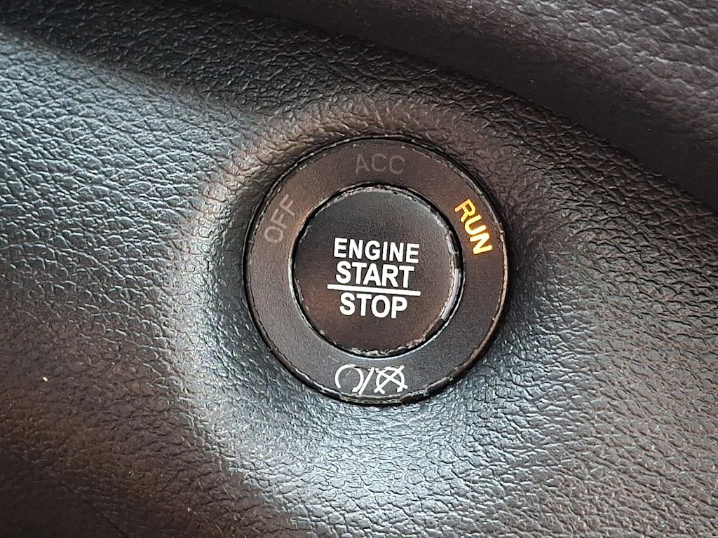 Thumbnail: 2019 Jeep Cherokee - 22