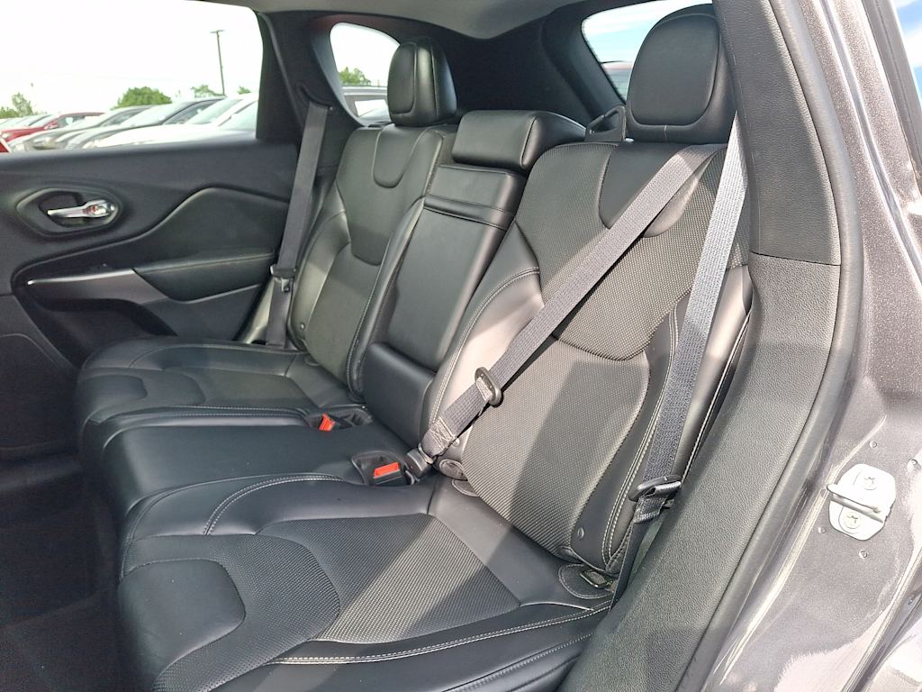 Thumbnail: 2019 Jeep Cherokee - 8