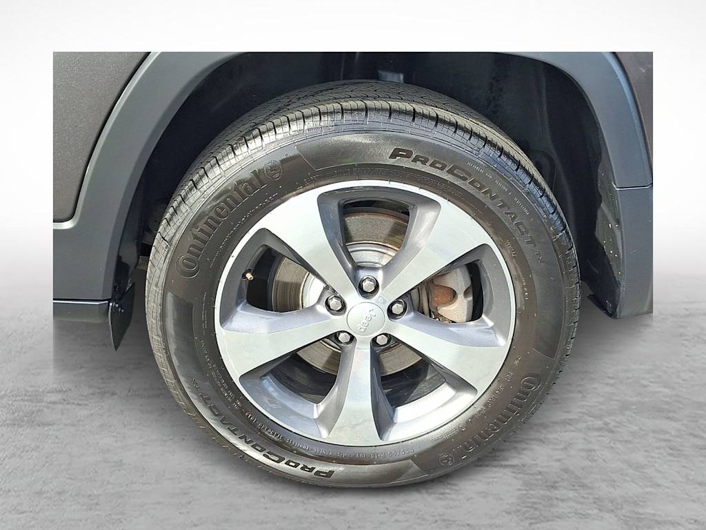 Thumbnail: 2019 Jeep Cherokee - 7