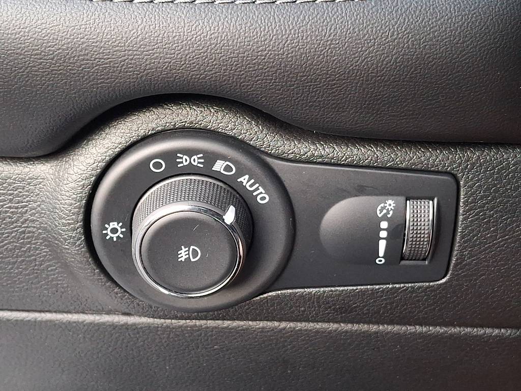 Thumbnail: 2022 Dodge Durango - 27