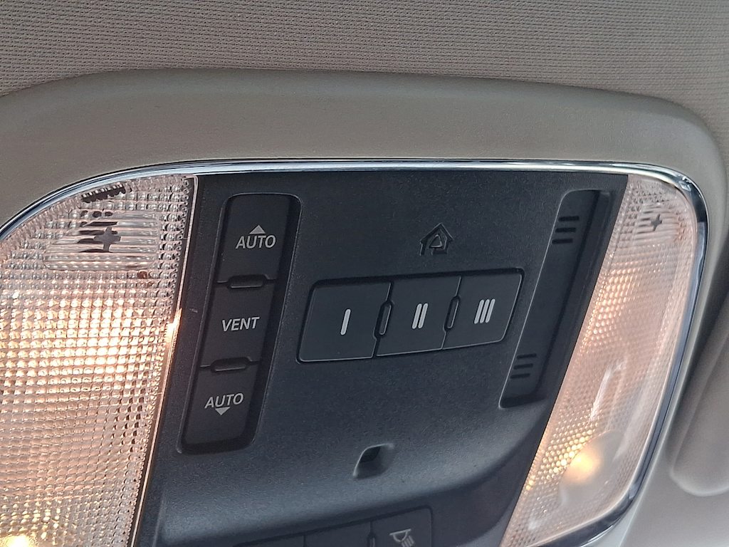 Thumbnail: 2012 Jeep Grand Cherokee - 27