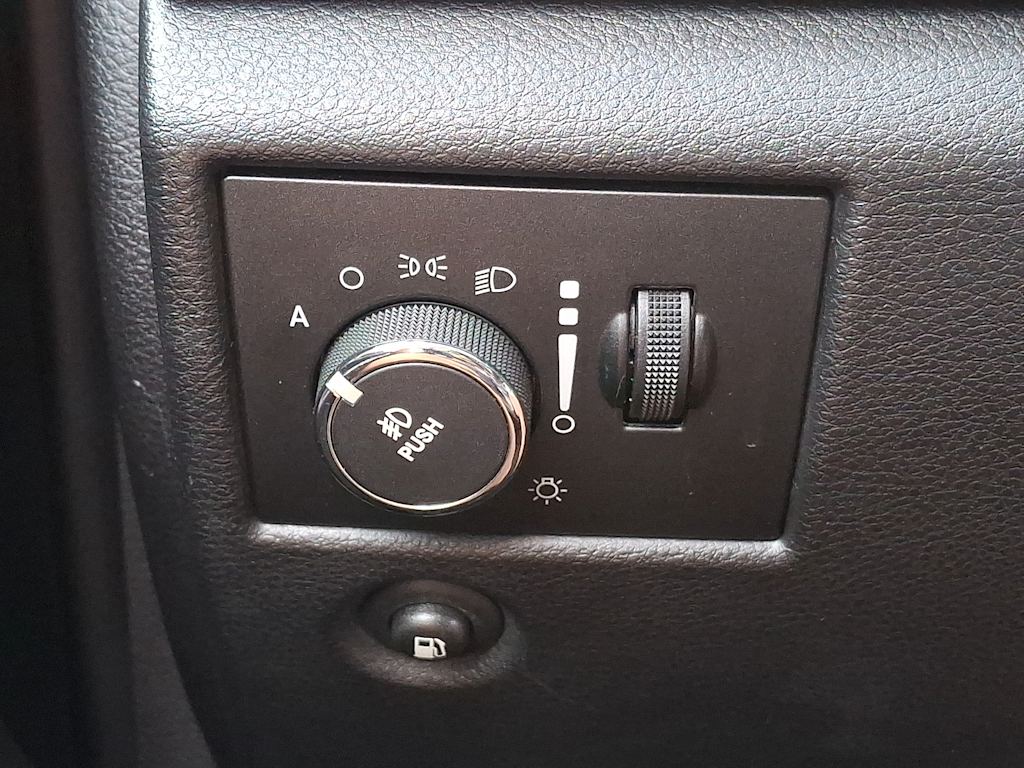 Thumbnail: 2012 Jeep Grand Cherokee - 26