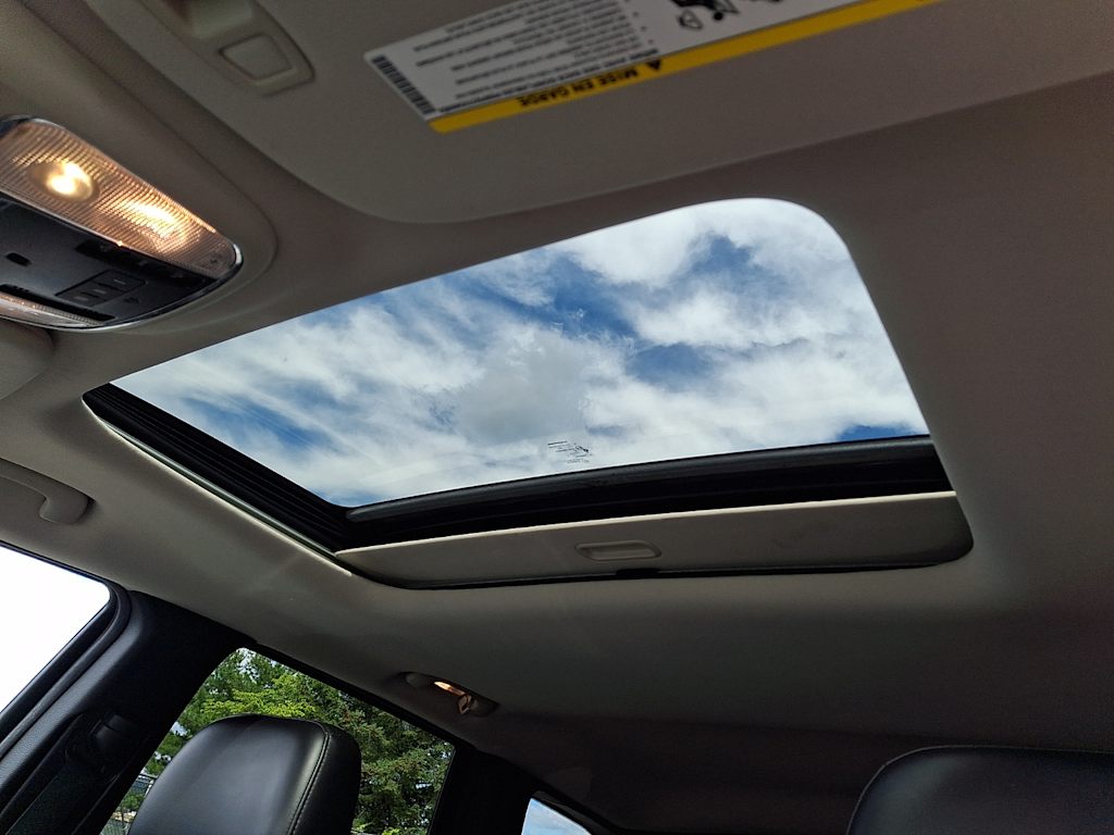 Thumbnail: 2012 Jeep Grand Cherokee - 18