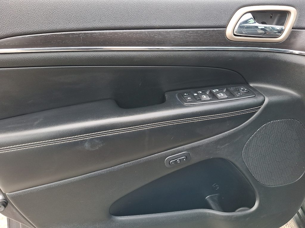 Thumbnail: 2015 Jeep Grand Cherokee - 16