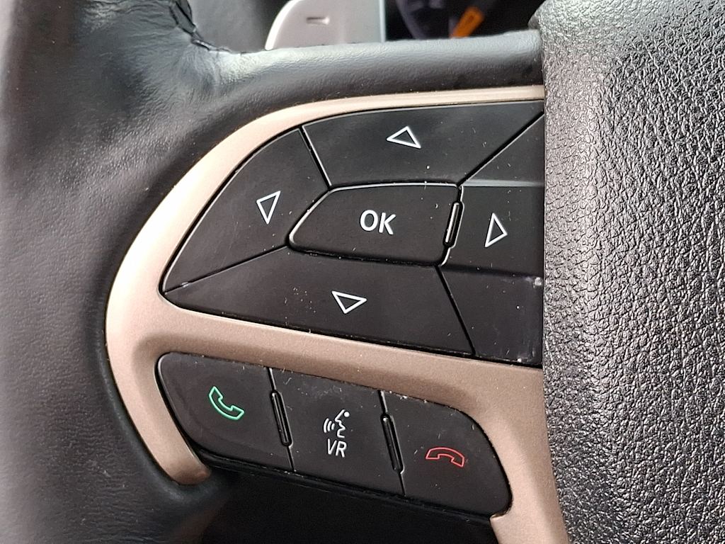 Thumbnail: 2015 Jeep Grand Cherokee - 21