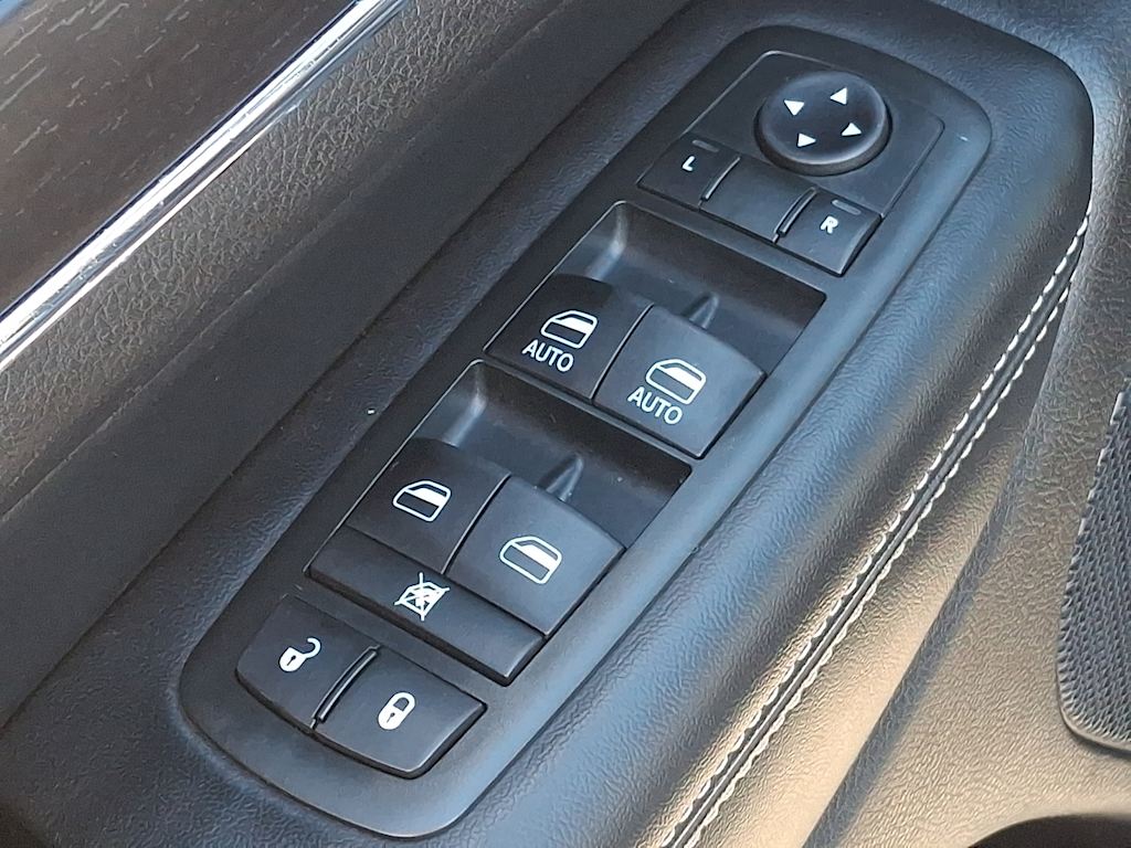 Thumbnail: 2014 Jeep Grand Cherokee - 27
